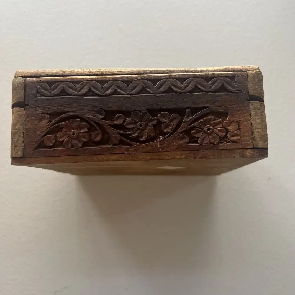 Vintage Hand Carved Wood Jewelry Trinket Box India Hinged Top 6 x 5.5 x 2.5 In